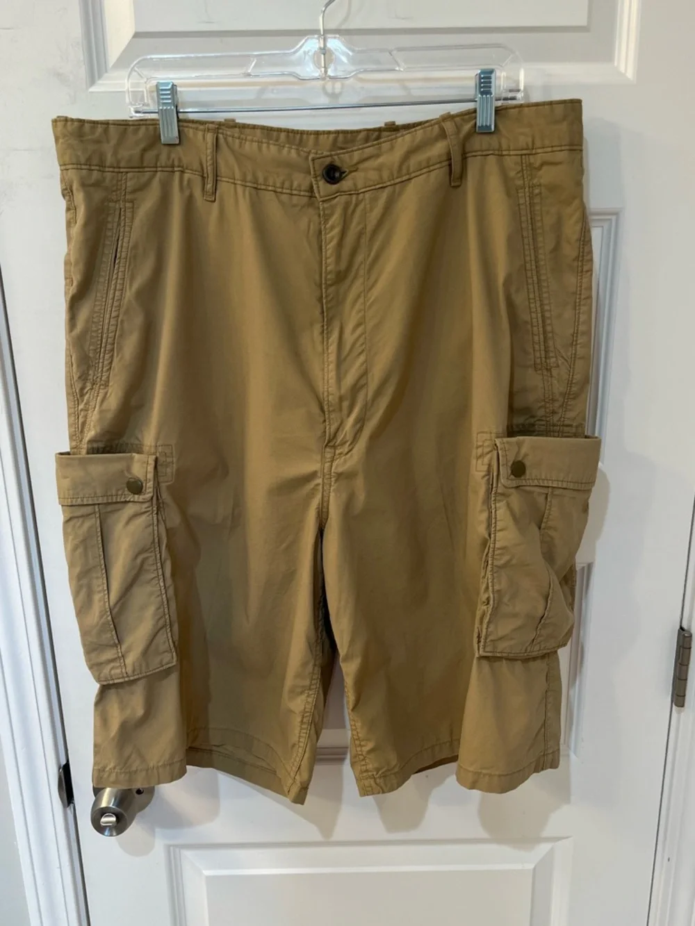 Levi Strauss Men’s Tan Cargo Shorts Utility Baggy Casual Outdoor Size 38